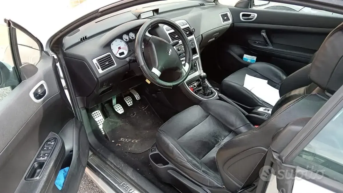 Usata Peugeot 307 CC 136 CV (100 kW) 2006 Argento Cabrio