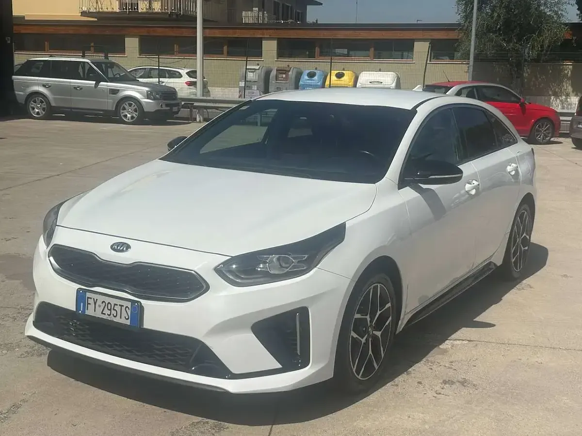 Usata Kia ProCeed GT-Line 136 CV (100 kW) 2019 Bianco pastello Station wagon