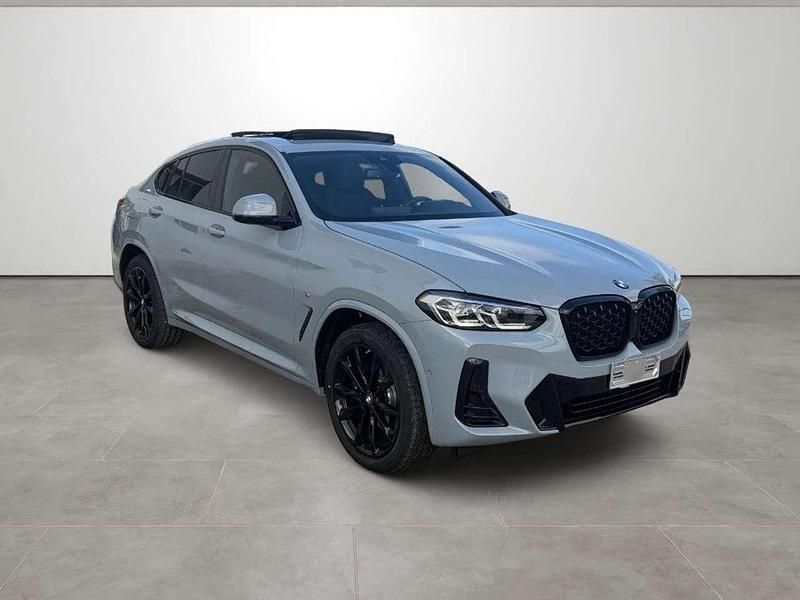 Nuova BMW X4 M Sport 190 CV (139 kW) 2026 Grigio scuro SUV