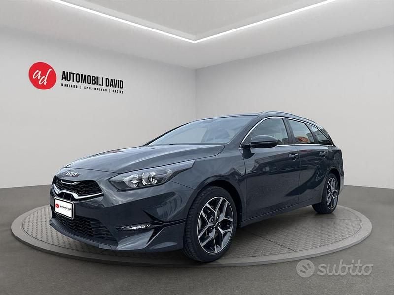 Usata Kia Ceed Sportswagon 136 CV (100 kW) 2022 Grigio Station wagon