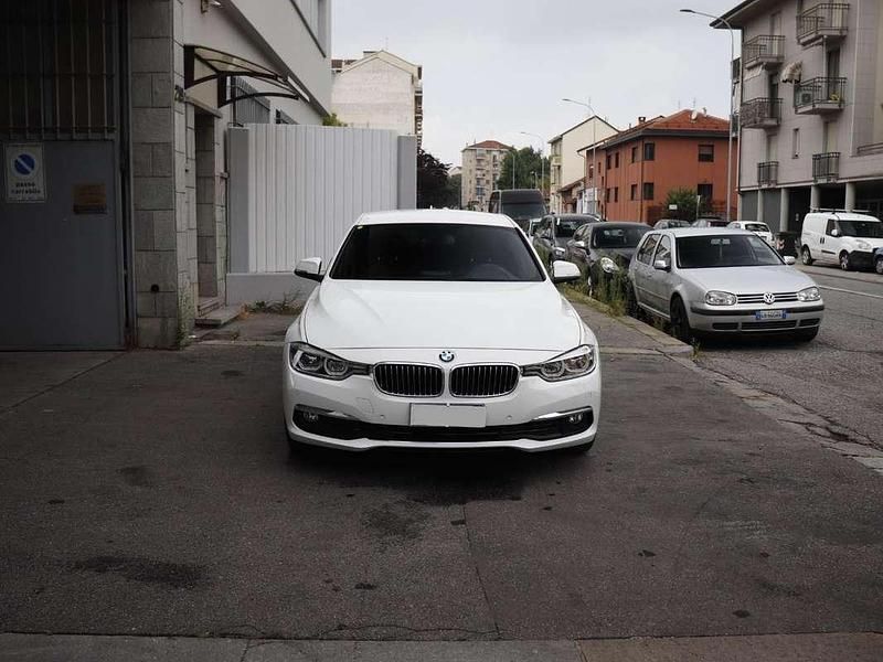 Usata BMW 318 Luxury Line 150 CV (110 kW) 2017 Bianco Station wagon
