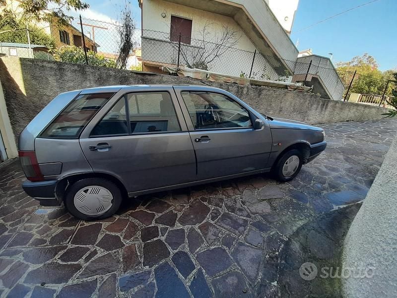 Usata Fiat Tipo 76 CV (55 kW) 1990 Grigio Berlina