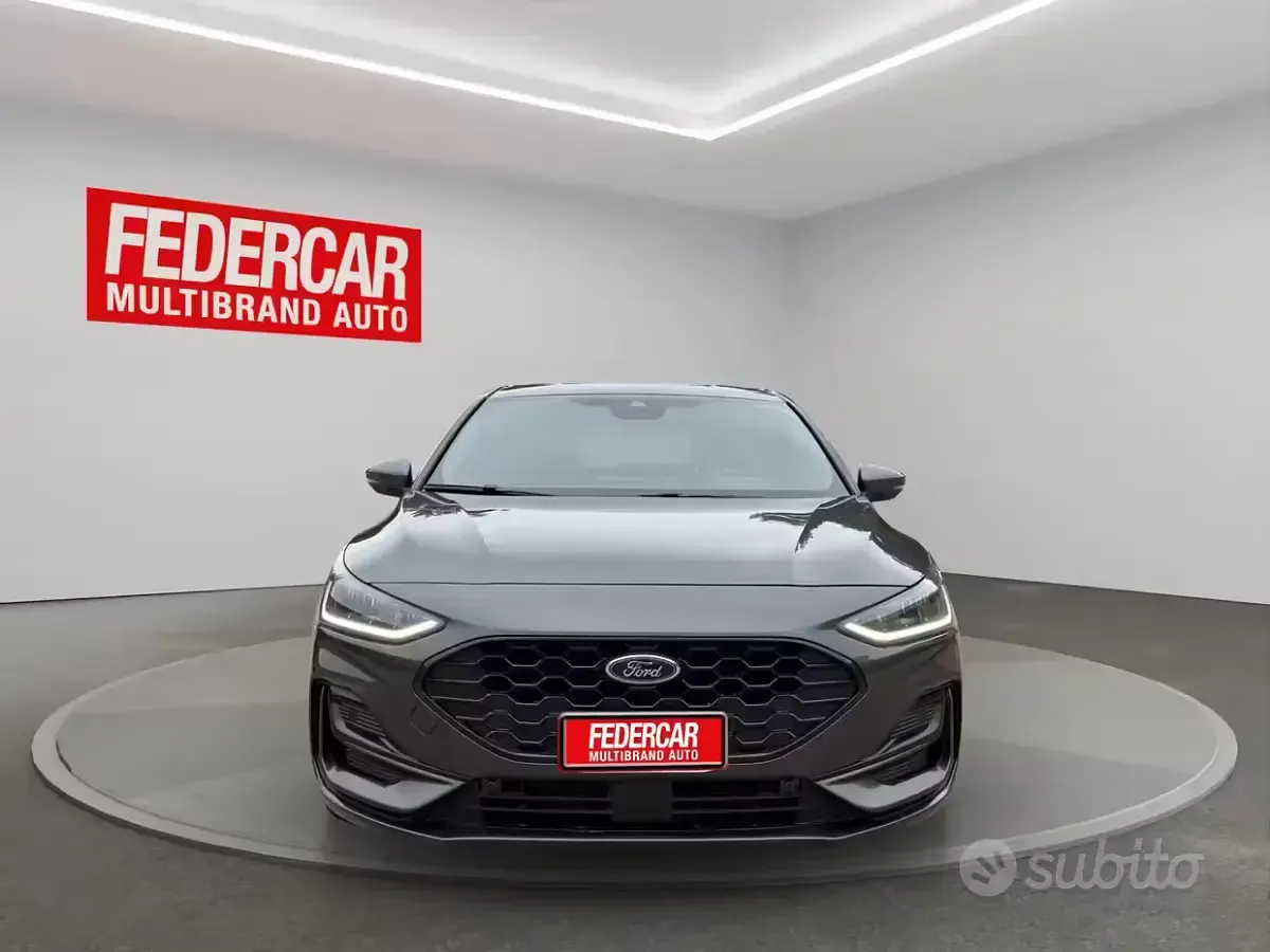 Usata Ford Focus ST 116 CV (85 kW) 2025 Grigio Berlina