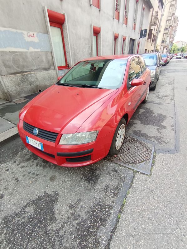 Usata Fiat Stilo 101 CV (74 kW) 2005 Rosso