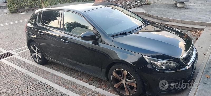 Begagnad Peugeot 308 Active 131 HK (96 kW) 2020 Svart Sedan
