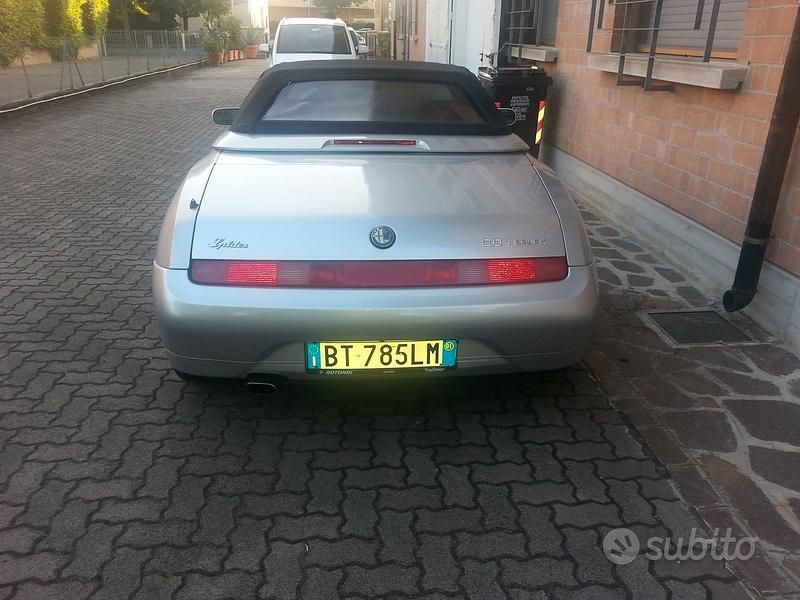Usata Alfa Romeo GTV 128 CV (94 kW) 2001 Grigio Coupé