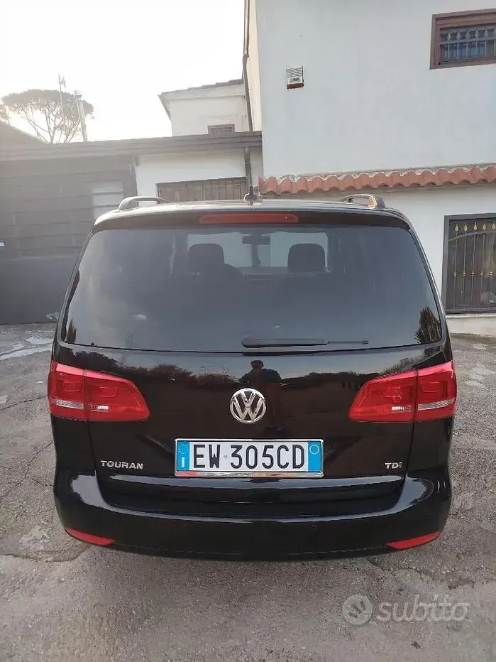 Usata VW Touran 105 CV (77 kW) 2014 Nero Monovolume