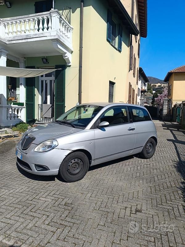 Usata Lancia Ypsilon 60 CV (44 kW) 2008 Grigio Utilitaria