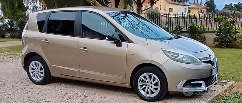 Usata Renault Scénic III Bose Edition 110 CV (80 kW) 2016 Oro Monovolume