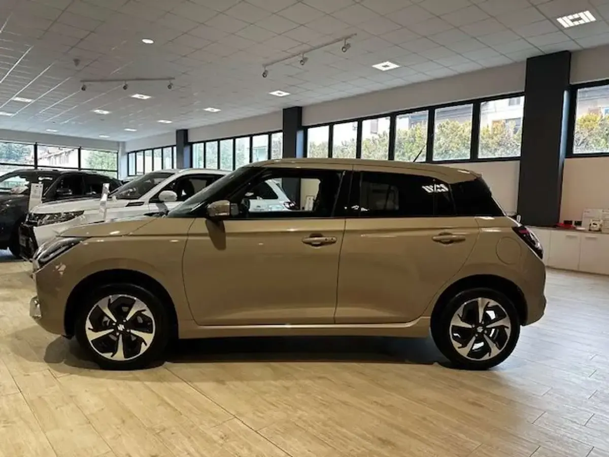 Nuova Suzuki Swift 83 CV (61 kW) 2026 Beige Utilitaria