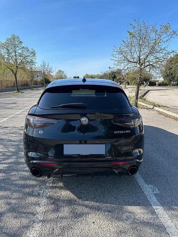 Usata Alfa Romeo Stelvio Veloce 210 CV (154 kW) 2024 Nero SUV