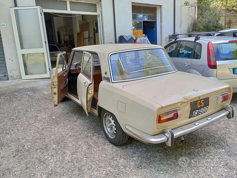 Usata Alfa Romeo 1750 18 CV (13 kW) 1970 Berlina