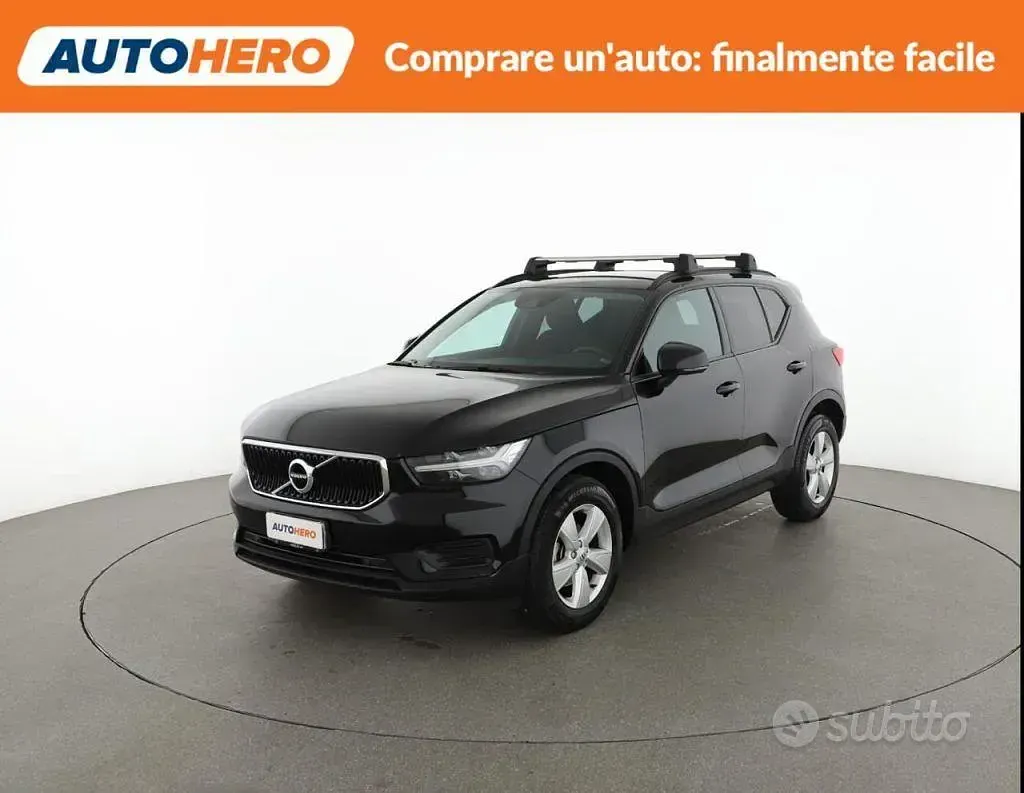 Usata Volvo XC40 Momentum 163 CV (119 kW) 2022 Nero SUV