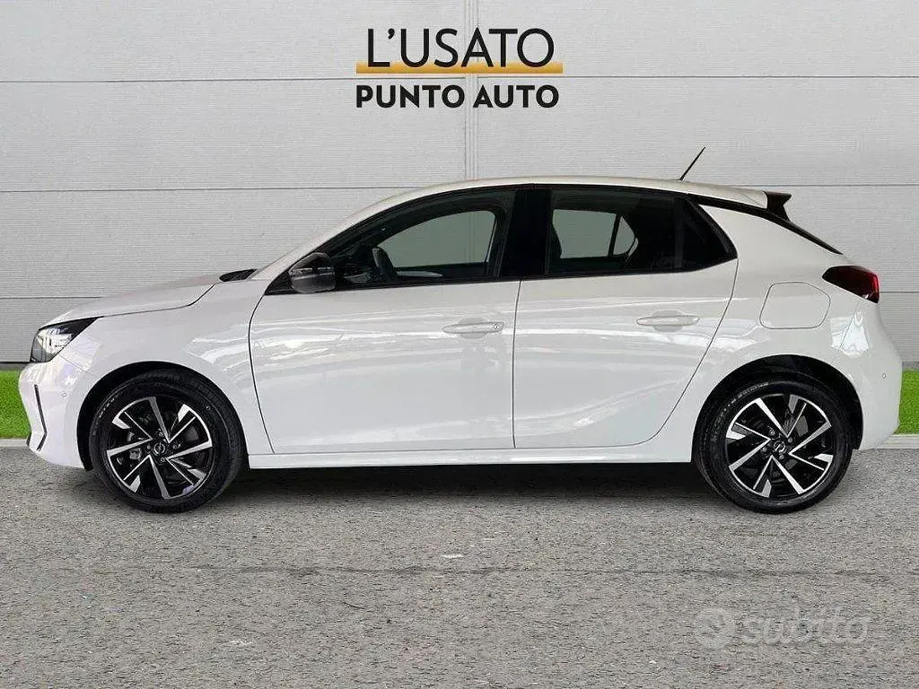 Usata Opel Corsa 101 CV (74 kW) 2025 Bianco Utilitaria