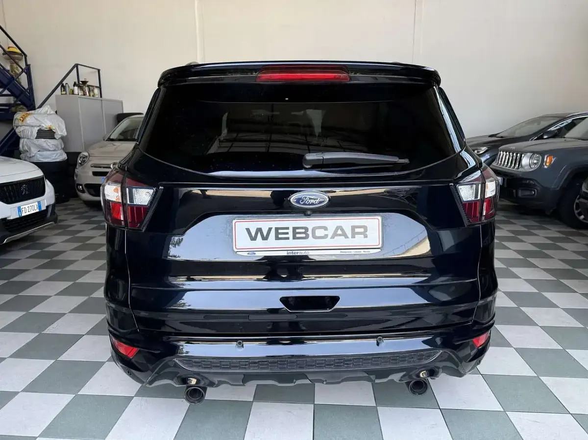 Usata Ford Kuga ST-Line 120 CV (88 kW) 2017 Nero SUV