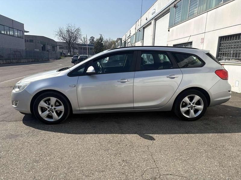 Usata Opel Astra 110 CV (80 kW) 2012 Other Station wagon