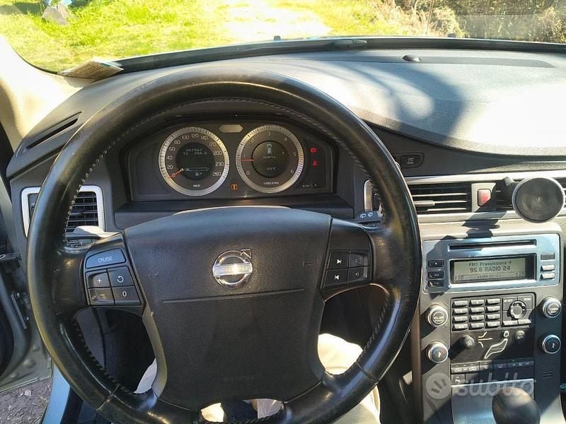 Usata Volvo V70 185 CV (136 kW) 2008 Grigio Station wagon