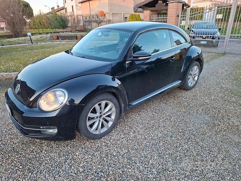 Usata VW Beetle 82 CV (60 kW) 2012 Nero Utilitaria