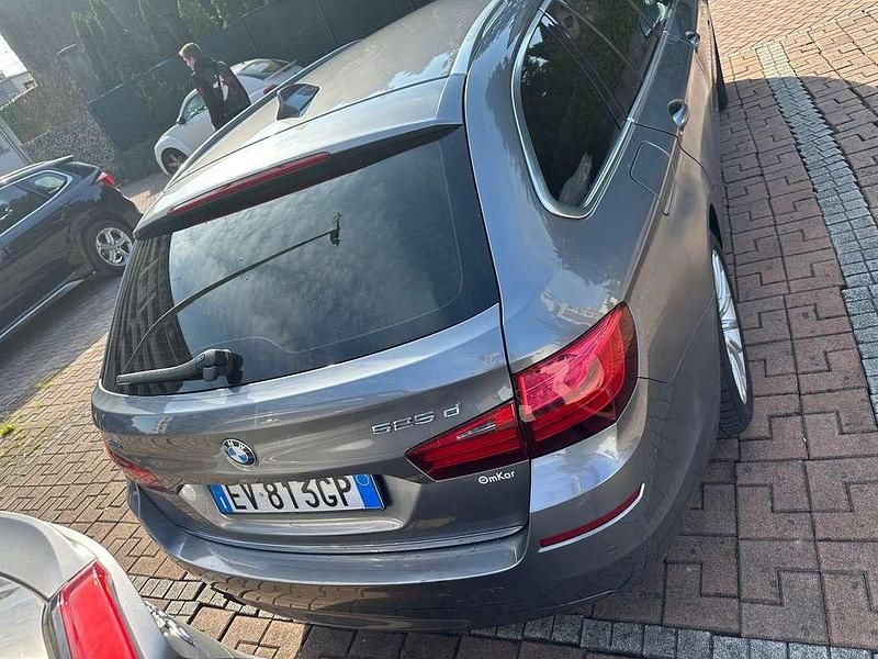 Usata BMW 525 Luxury Line 218 CV (160 kW) 2014 Grigio Station wagon