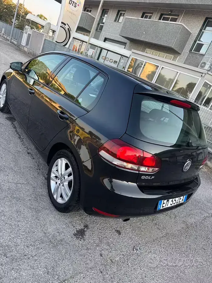 Usata VW Golf VII Highline 105 CV (77 kW) 2012 Nero Berlina