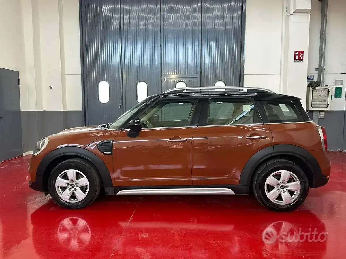 Usata Mini Cooper D Countryman Business 150 CV (110 kW) 2018 Marrone SUV
