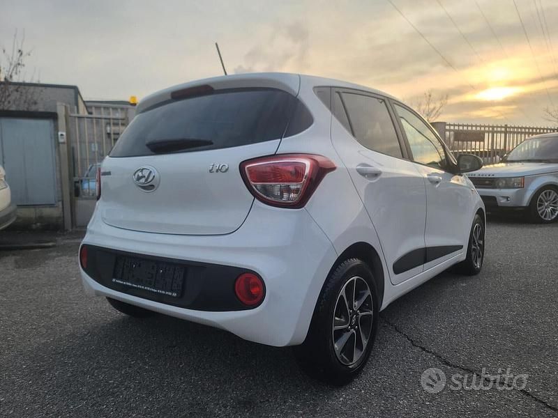 Usata Hyundai i10 67 CV (49 kW) 2019 Bianco Utilitaria