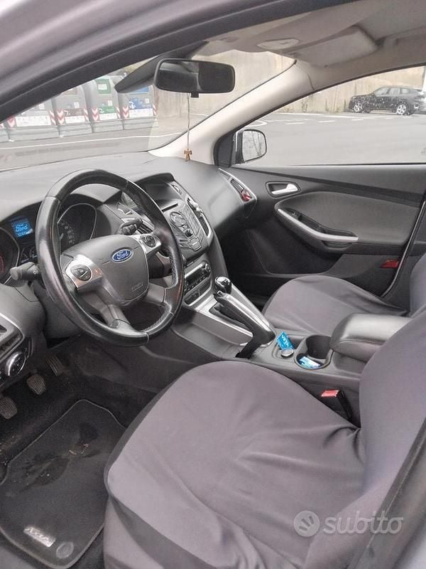 Usata Ford Focus 115 CV (84 kW) 2013 Grigio Station wagon