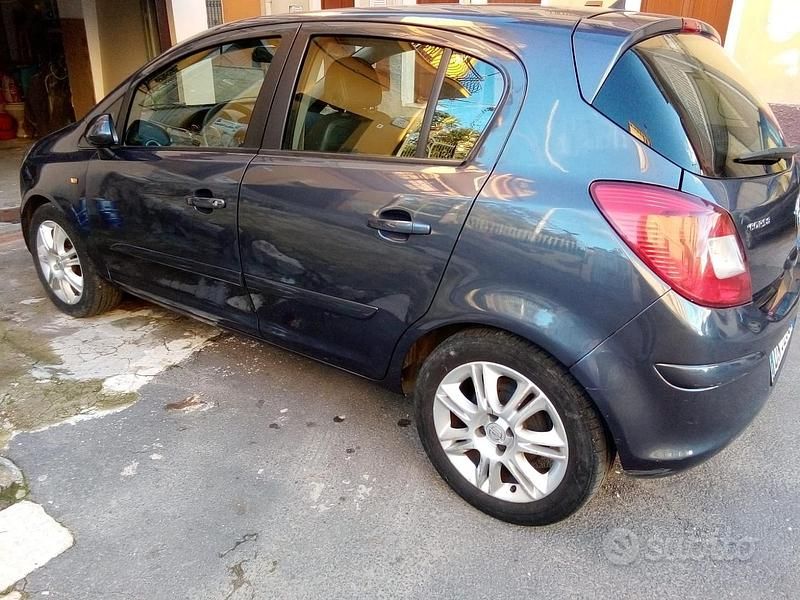Usata Opel Corsa 75 CV (55 kW) 2008 Berlina
