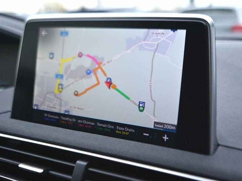 Usata Peugeot 3008 Allure 130 CV (95 kW) 2018 Grigio SUV