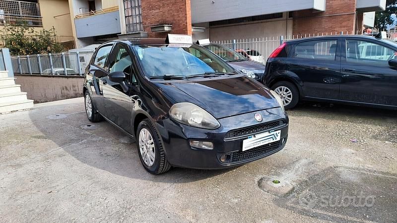 Nero Usata 2013 Fiat Punto Evo Due volumi | 4999 € (Molto cara) - Immagine 1/4