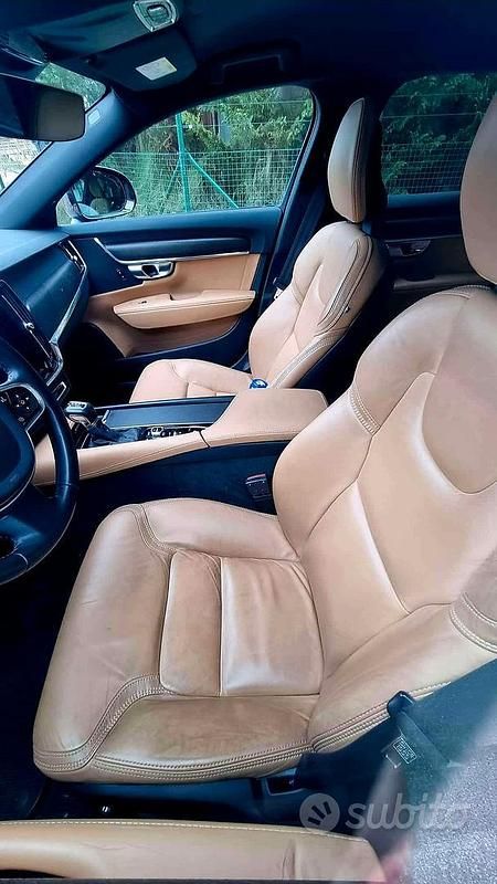 Usata Volvo V90 CC 190 CV (139 kW) 2017 Marrone Station wagon