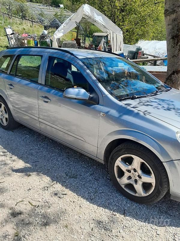Usata Opel Astra 101 CV (74 kW) 2008 Station wagon