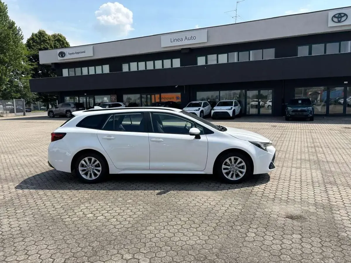 Usata Toyota Corolla Active 98 CV (72 kW) 2023 Other Station wagon