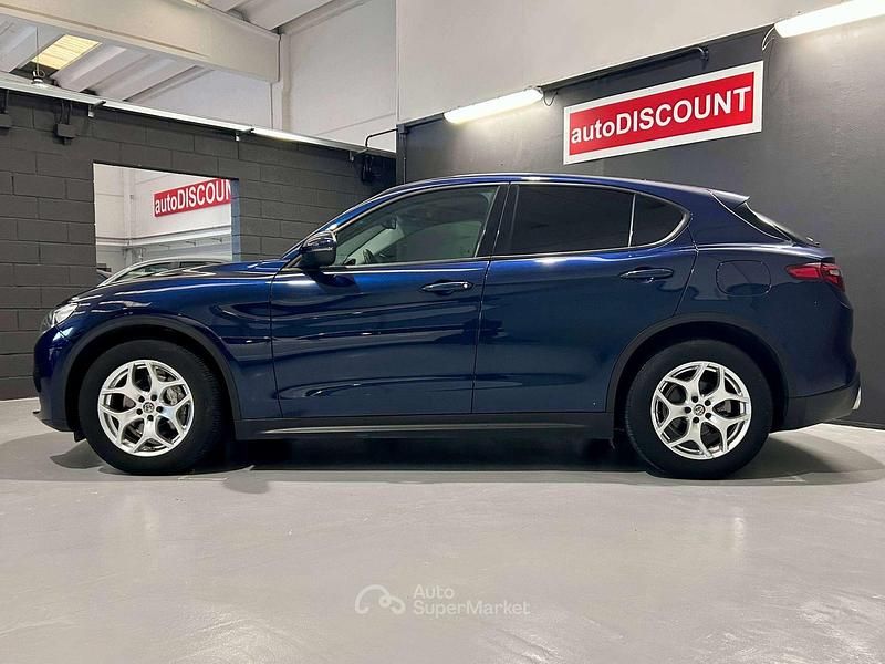 Usata Alfa Romeo Stelvio Business 160 CV (117 kW) 2021 Blu/azzurro SUV