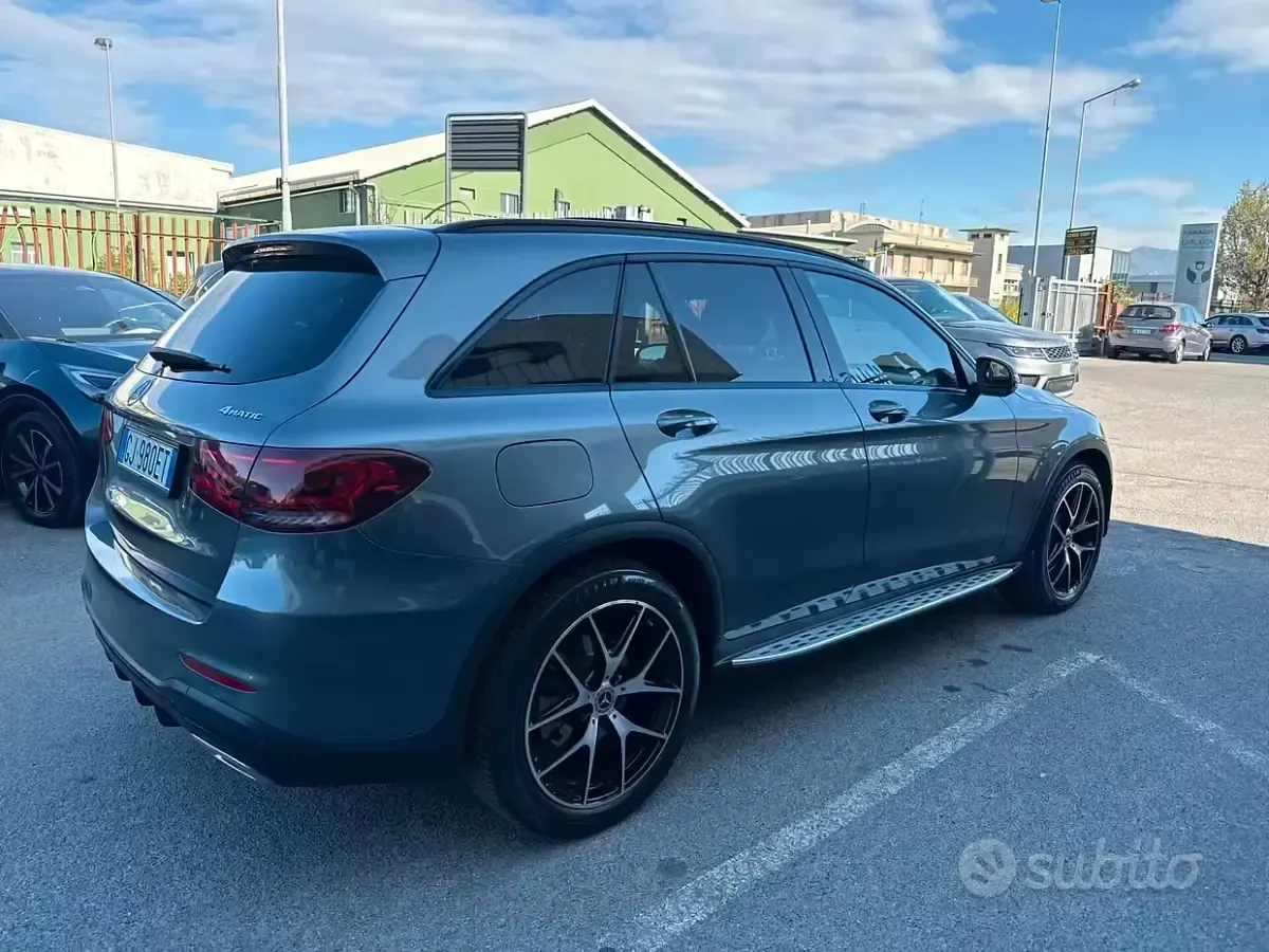 Begagnad Mercedes GLC220 Premium Plus 194 HK (142 kW) 2022 Grå SUV