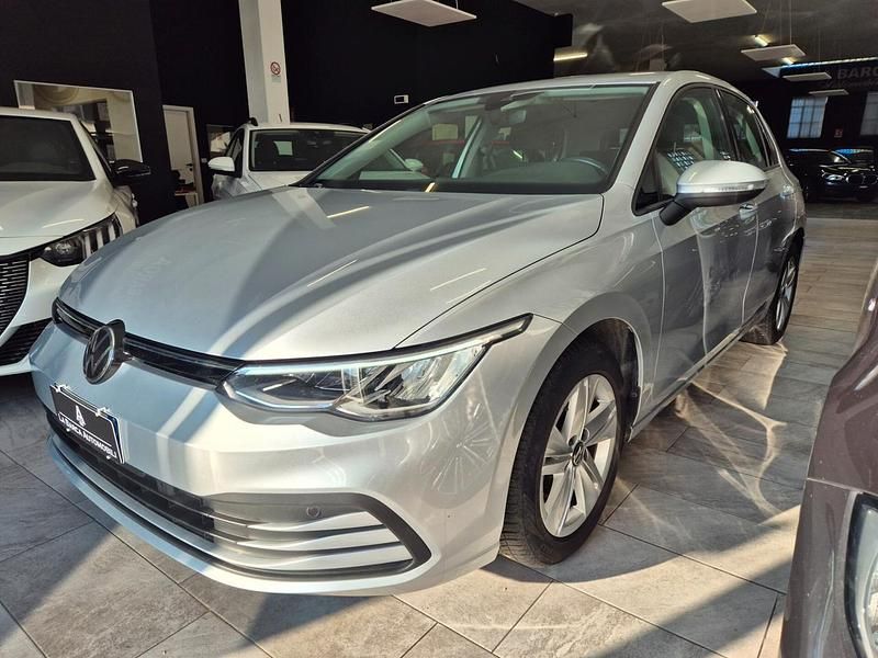 Usata VW Golf VIII Life 115 CV (84 kW) 2021 Argento Berlina