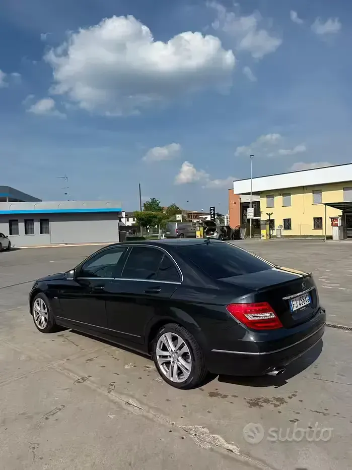 Usata Mercedes C200 136 CV (100 kW) 2011 Berlina