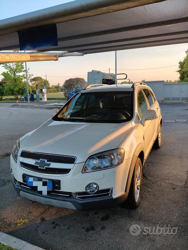 Usata Chevrolet Captiva 150 CV (110 kW) 2010 Bianco SUV