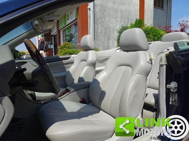 Usata Mercedes CLK320 Elegance 218 CV (160 kW) 2001 Blu Cabrio