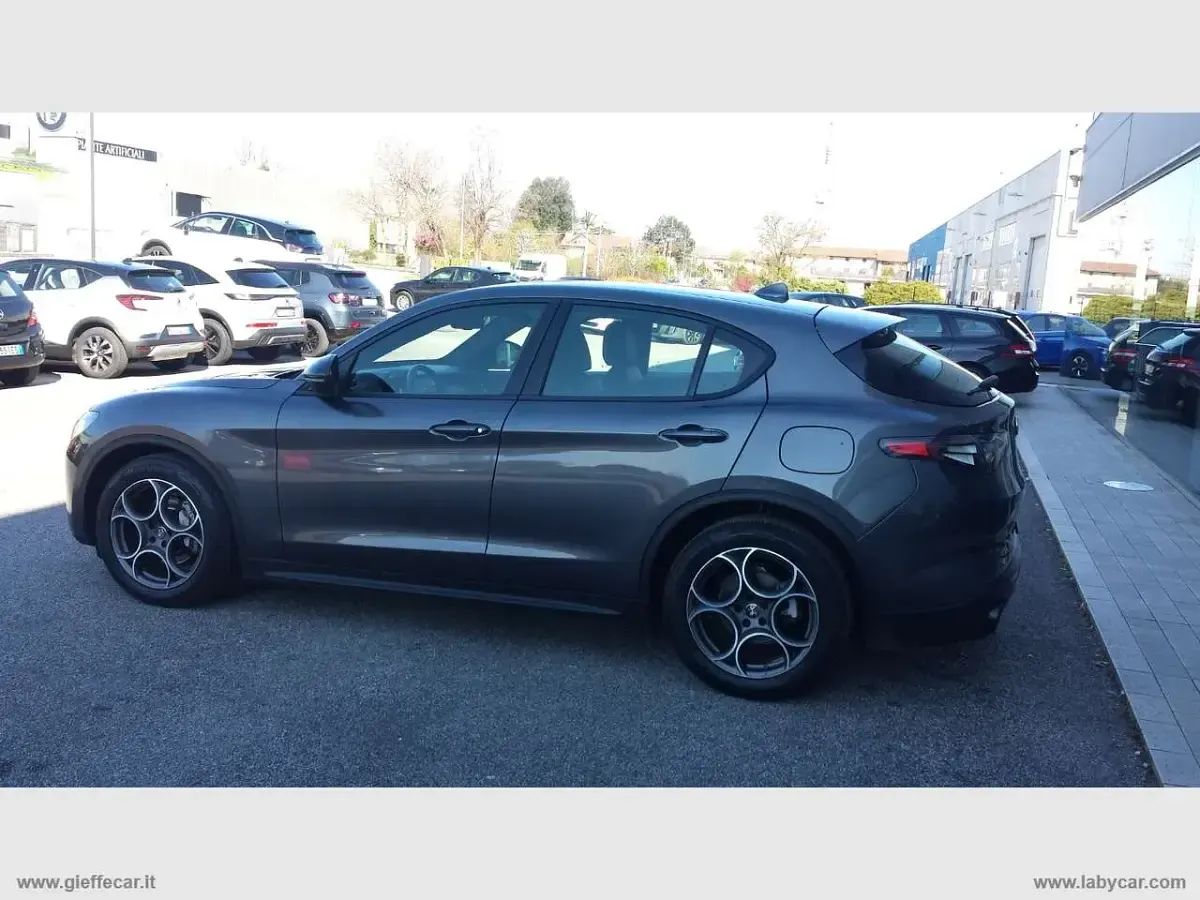 Usata Alfa Romeo Stelvio Sprint 160 CV (117 kW) 2023 Grigio SUV