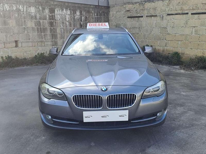 Grigio Usata 2012 BMW 525 Station wagon | 10.000 € (Buon prezzo) - Immagine 1/4