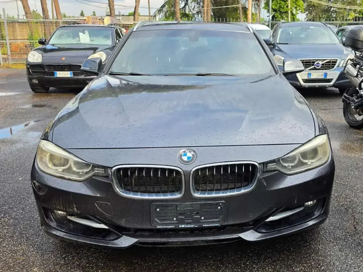 Usata BMW 325 Sport Line 218 CV (160 kW) 2013 Grigio Station wagon