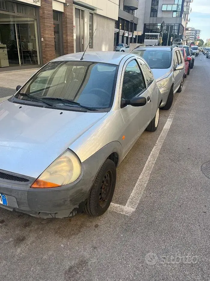 Usata Ford Ka 69 CV (50 kW) 2004 Grigio Utilitaria