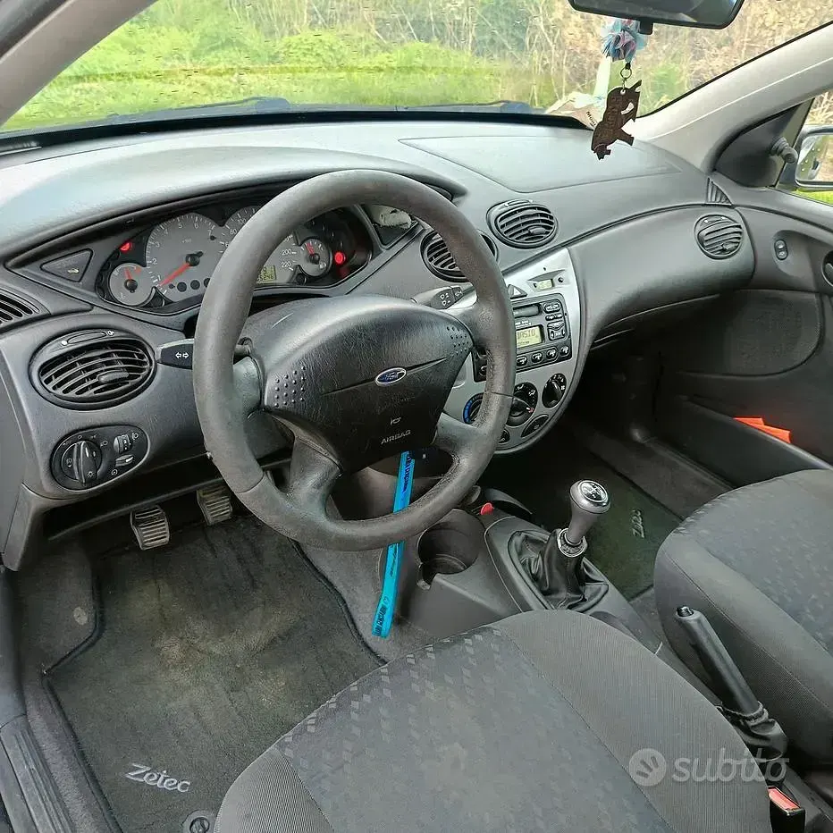 Begagnad Ford Focus 100 HK (73 kW) 2001 Sedan