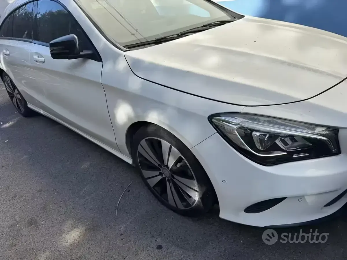 Usata Mercedes CLA200 Shooting Brake 136 CV (100 kW) 2016 Bianco Station wagon