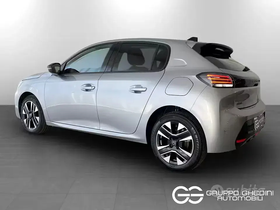 Usata Peugeot 208 Allure 101 CV (74 kW) 2025 Grigio artense Utilitaria