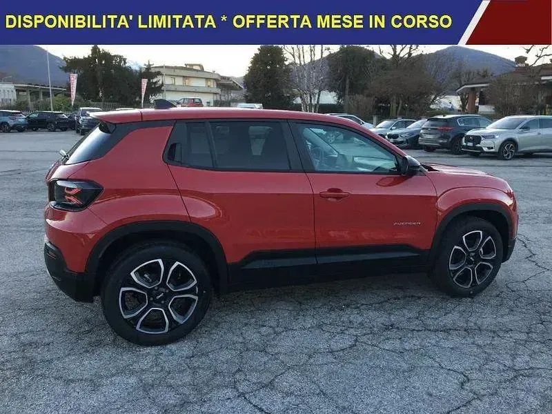 Usata Jeep Avenger Summit 101 CV (74 kW) 2024 Rosso SUV