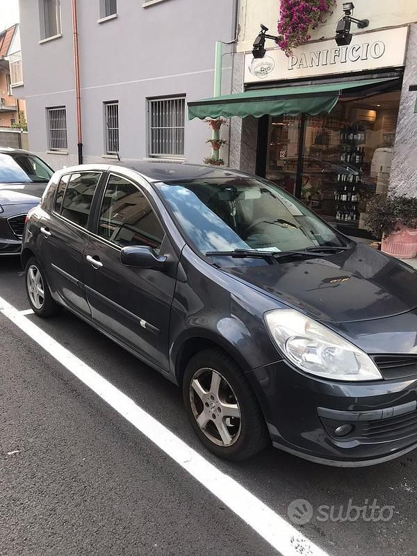 Blu Usata 2008 Renault Clio II LE Utilitaria | 3300 € (Buon prezzo) - Immagine 1/4