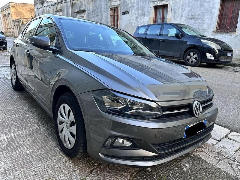 Usata VW Polo Comfortline 95 CV (69 kW) 2018 Grigio Utilitaria