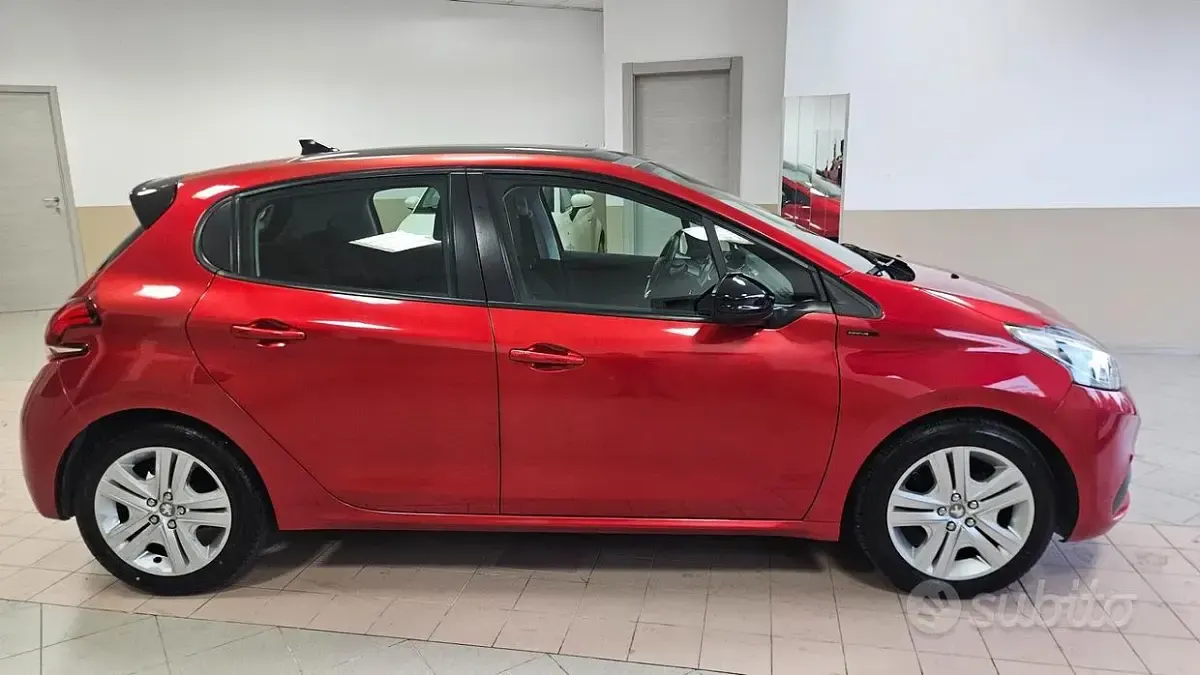 Usata Peugeot 208 Allure 83 CV (61 kW) 2019 Rosso Utilitaria